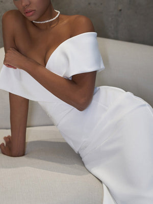 White One-shoulder Mid-length Slim Dress